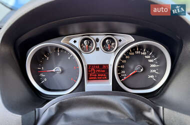 Внедорожник / Кроссовер Ford Kuga 2012 в 