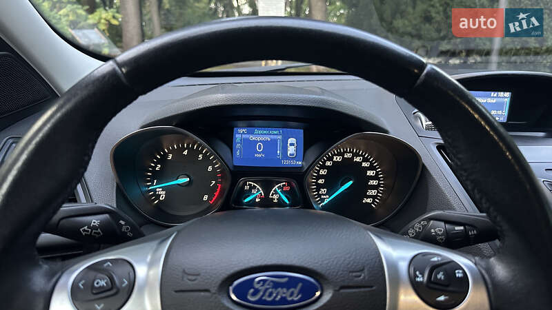 Внедорожник / Кроссовер Ford Kuga 2016 в Киеве
