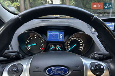 Внедорожник / Кроссовер Ford Kuga 2016 в 