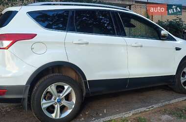 Внедорожник / Кроссовер Ford Kuga 2016 в 