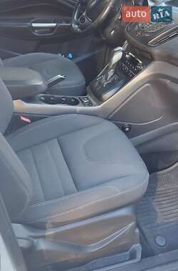 Внедорожник / Кроссовер Ford Kuga 2016 в 