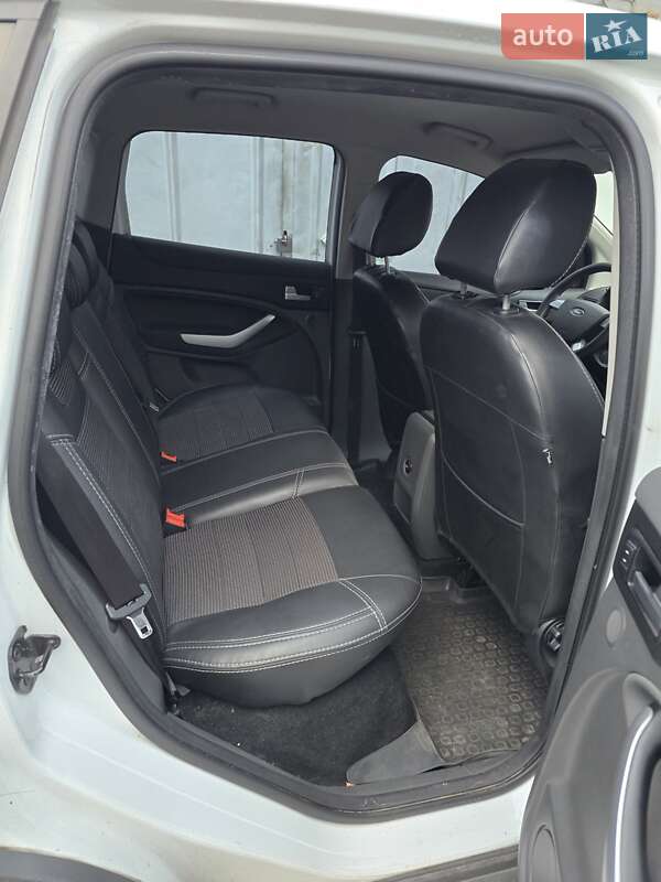 Внедорожник / Кроссовер Ford Kuga 2010 в Киеве фото 4 Внедорожник / Кроссовер Ford Kuga 2010 в Киеве