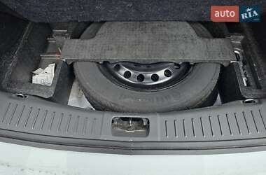 Позашляховик / Кросовер Ford Kuga 2010 в 