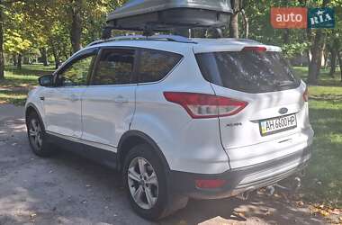 Внедорожник / Кроссовер Ford Kuga 2015 в 