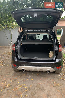 Внедорожник / Кроссовер Ford Kuga 2011 в 