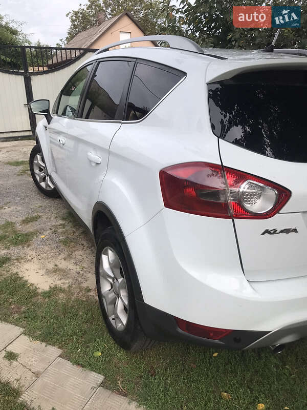Позашляховик / Кросовер Ford Kuga 2010 в Рівному