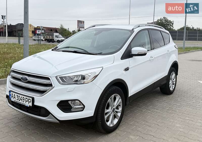 Внедорожник / Кроссовер Ford Kuga 2019 в Киеве