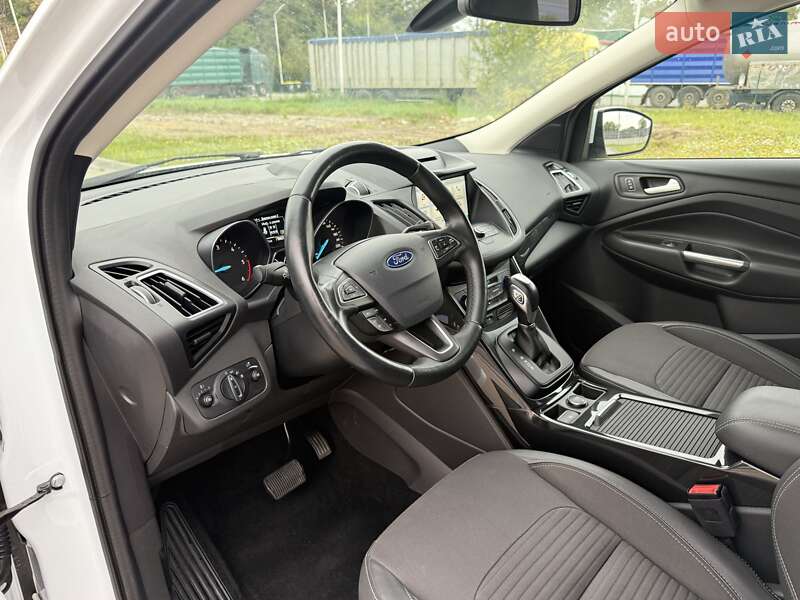 Внедорожник / Кроссовер Ford Kuga 2019 в Киеве