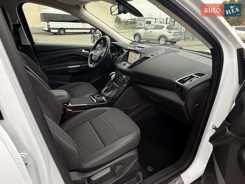 Внедорожник / Кроссовер Ford Kuga 2019 в Киеве