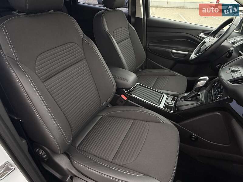 Внедорожник / Кроссовер Ford Kuga 2019 в Киеве