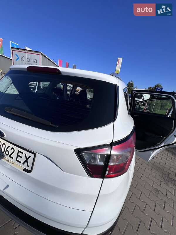 Внедорожник / Кроссовер Ford Kuga 2019 в Киеве