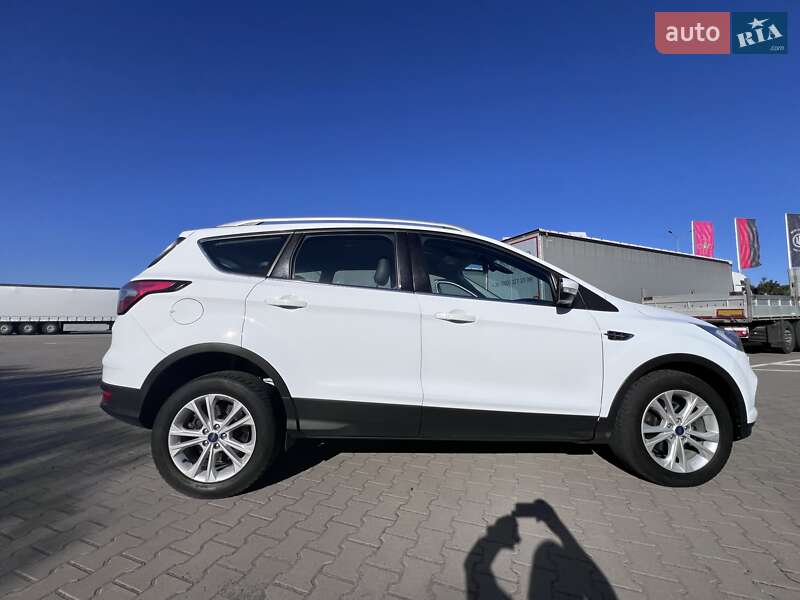 Внедорожник / Кроссовер Ford Kuga 2019 в Киеве