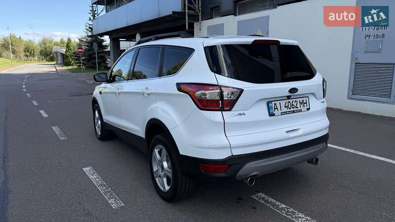 Внедорожник / Кроссовер Ford Kuga 2017 в Киеве