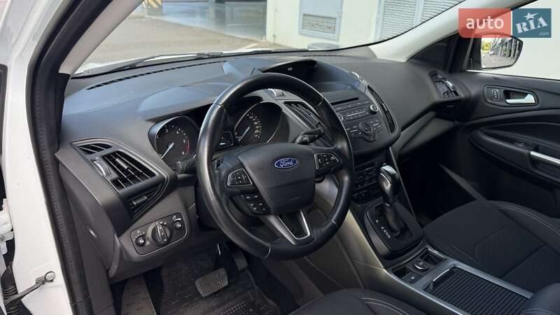 Внедорожник / Кроссовер Ford Kuga 2017 в Киеве