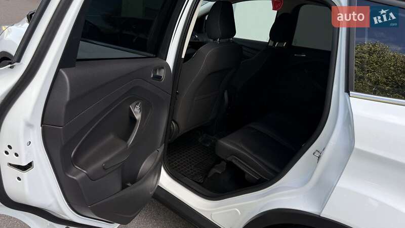 Внедорожник / Кроссовер Ford Kuga 2017 в Киеве