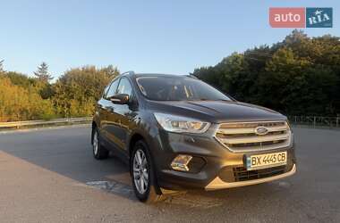 Внедорожник / Кроссовер Ford Kuga 2017 в Хмельницком
