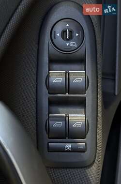 Внедорожник / Кроссовер Ford Kuga 2012 в 