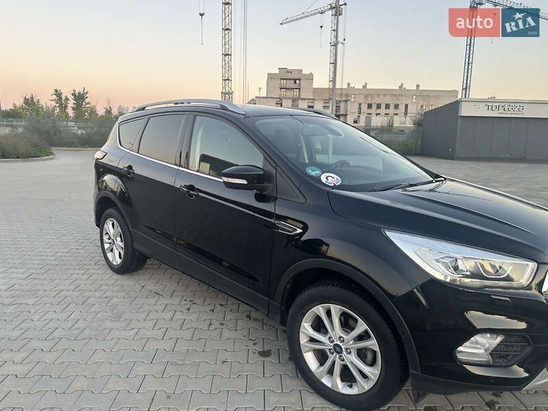 Внедорожник / Кроссовер Ford Kuga 2018 в Харькове