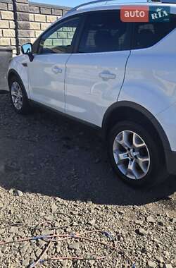 Внедорожник / Кроссовер Ford Kuga 2010 в 