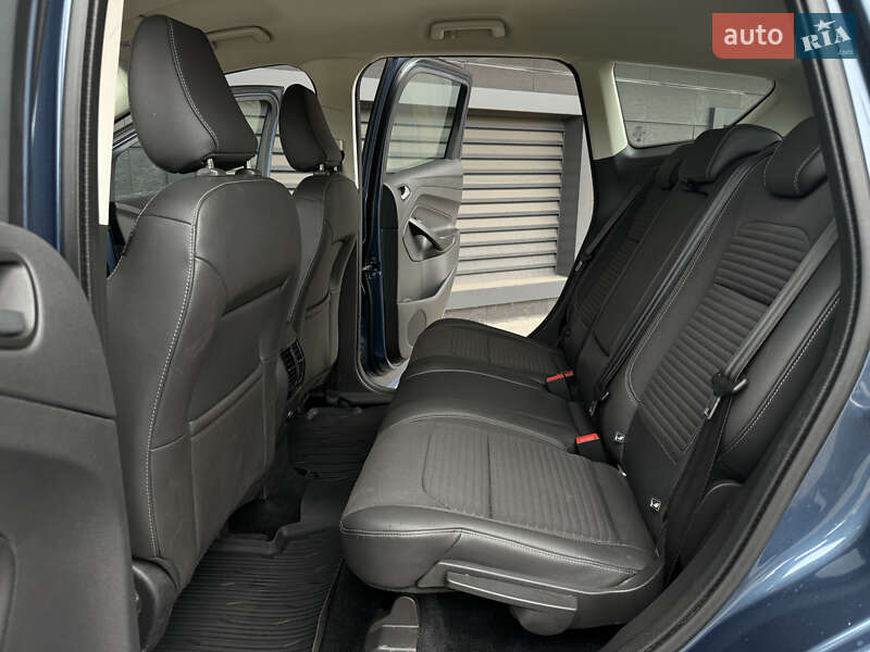 Внедорожник / Кроссовер Ford Kuga 2019 в Киеве