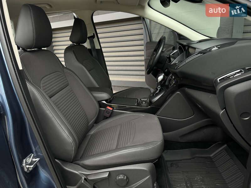 Внедорожник / Кроссовер Ford Kuga 2019 в Киеве