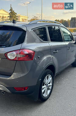 Внедорожник / Кроссовер Ford Kuga 2012 в 