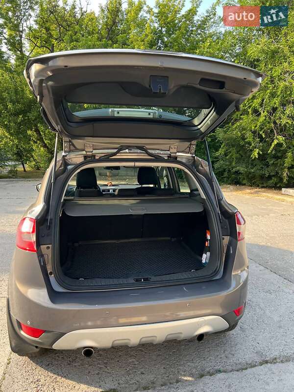 Позашляховик / Кросовер Ford Kuga 2012 в Кам'янському