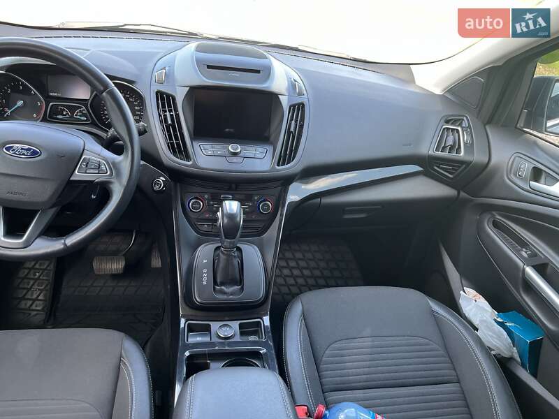 Внедорожник / Кроссовер Ford Kuga 2019 в Гатном