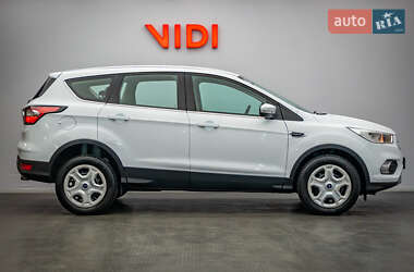 Внедорожник / Кроссовер Ford Kuga 2018 в 