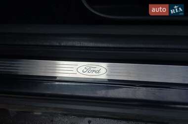 Внедорожник / Кроссовер Ford Kuga 2010 в 