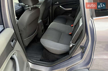 Внедорожник / Кроссовер Ford Kuga 2011 в 