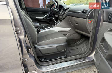 Внедорожник / Кроссовер Ford Kuga 2011 в 