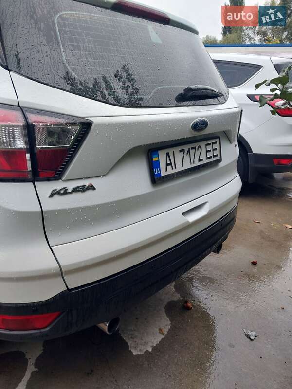 Внедорожник / Кроссовер Ford Kuga 2017 в Киеве