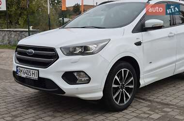 Внедорожник / Кроссовер Ford Kuga 2017 в 