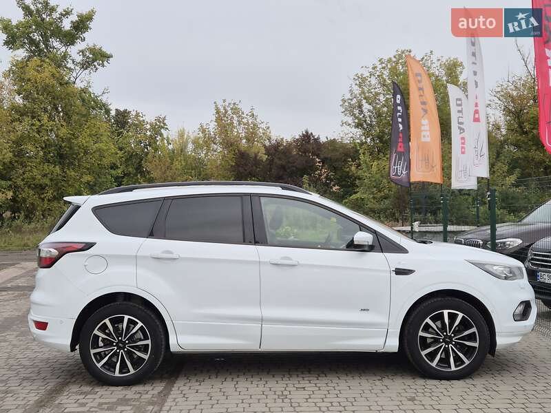 Внедорожник / Кроссовер Ford Kuga 2017 в Бердичеве