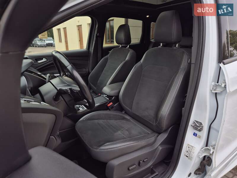 Внедорожник / Кроссовер Ford Kuga 2017 в Бердичеве