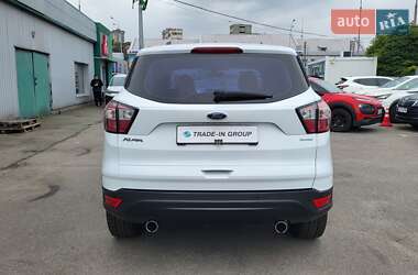 Внедорожник / Кроссовер Ford Kuga 2017 в 