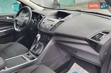 Внедорожник / Кроссовер Ford Kuga 2017 в 