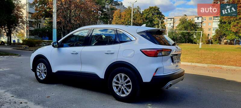 Внедорожник / Кроссовер Ford Kuga 2021 в Харькове