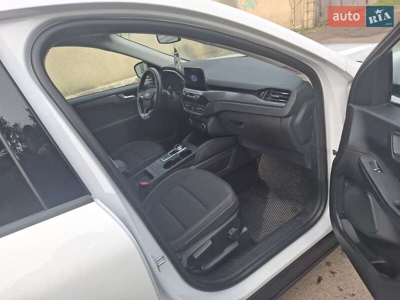 Внедорожник / Кроссовер Ford Kuga 2021 в Киеве