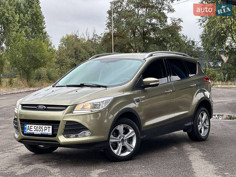 Внедорожник / Кроссовер Ford Kuga 2013 в 