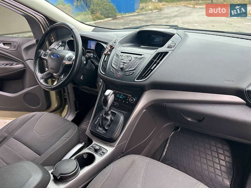 Внедорожник / Кроссовер Ford Kuga 2013 в Днепре