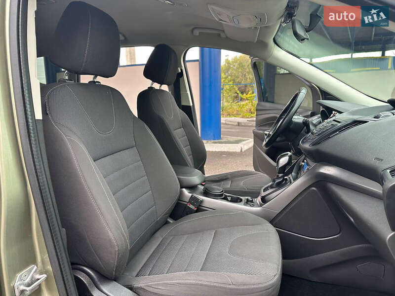 Внедорожник / Кроссовер Ford Kuga 2013 в Днепре