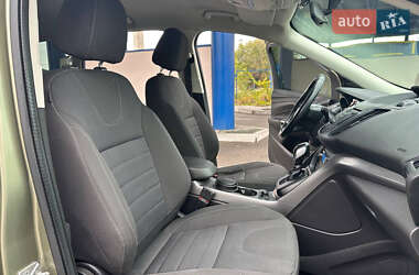 Внедорожник / Кроссовер Ford Kuga 2013 в 
