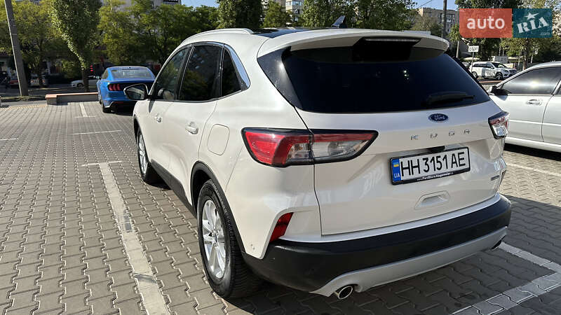 Внедорожник / Кроссовер Ford Kuga 2021 в Одессе