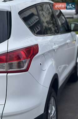 Внедорожник / Кроссовер Ford Kuga 2016 в 