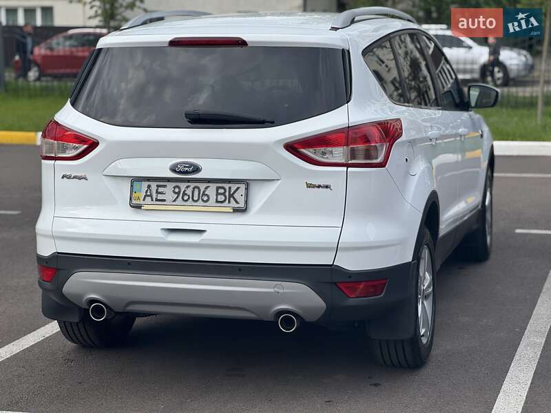 Внедорожник / Кроссовер Ford Kuga 2016 в Ирпене
