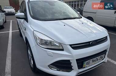 Внедорожник / Кроссовер Ford Kuga 2016 в 