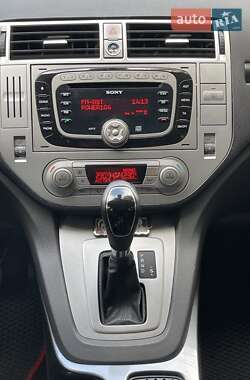 Внедорожник / Кроссовер Ford Kuga 2010 в 