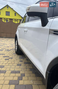 Внедорожник / Кроссовер Ford Kuga 2010 в 